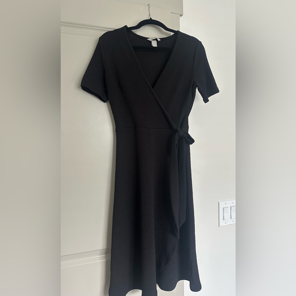 H&M Women’s black faux wrap dress - Picture 1 of 4